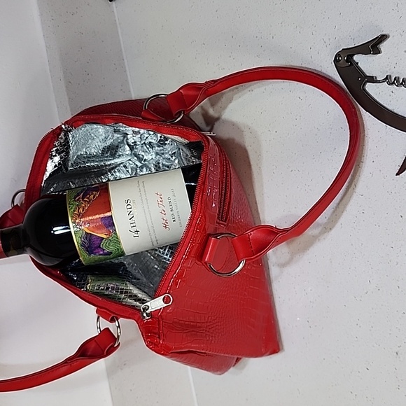Wine Insulated Clutch New No Tags - Picture 3 of 5